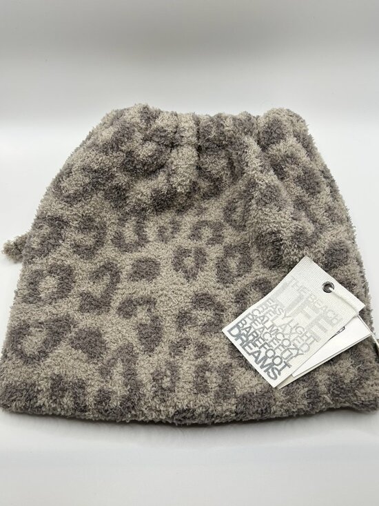 Barefoot Dreams Accessories - 🐆 NWT CozyChic® Leopard Print Scrunchie & Socks Gift Set | Linen/Warm Gray